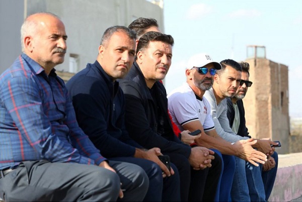 جوانان زیر ذرهبین خمز