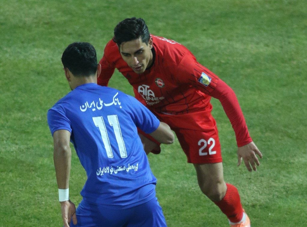 محمد نادری,تراکتور,لیگ برتر فوتبال ایران,